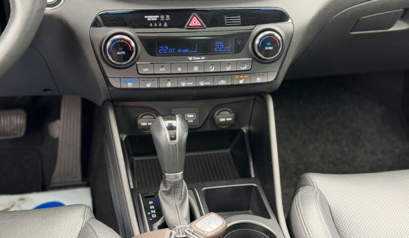HYUNDAI Tucson  | 4×4 (doł. ręcznie) | Automatyczna | 185 KM | Czarny full