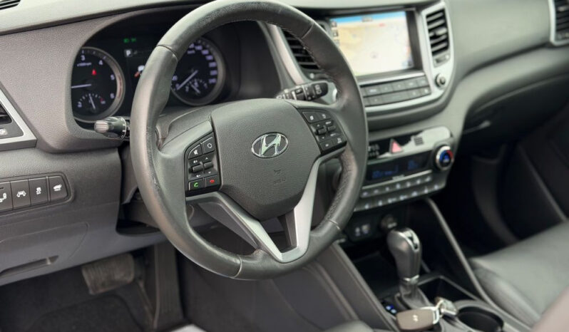 HYUNDAI Tucson  | 4×4 (doł. ręcznie) | Automatyczna | 185 KM | Czarny full