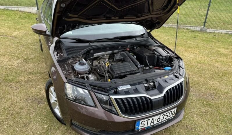 SKODA Octavia  | FWD (przód) | Manualna | 150 KM | Brązowy full