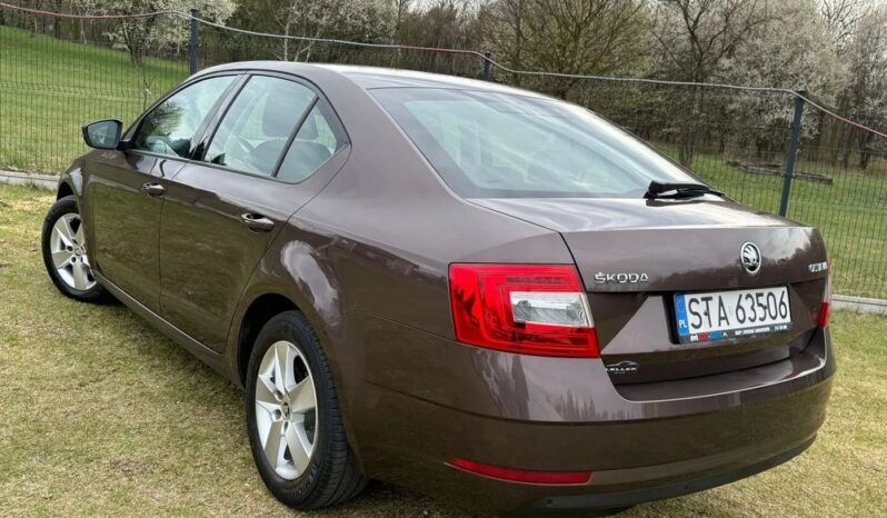 SKODA Octavia  | FWD (przód) | Manualna | 150 KM | Brązowy full