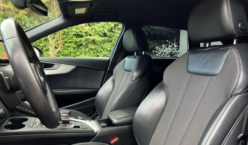 AUDI A4 Avant | FWD (przód) | Automatyczna | 190 KM | Czarny full
