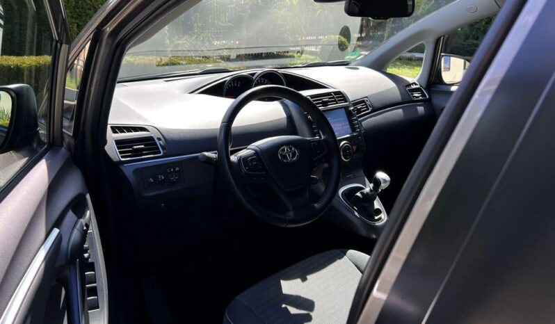 TOYOTA Verso | FWD (przód) | Manualna | 147 KM | Szary full