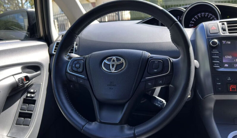 TOYOTA Verso | FWD (przód) | Manualna | 147 KM | Szary full