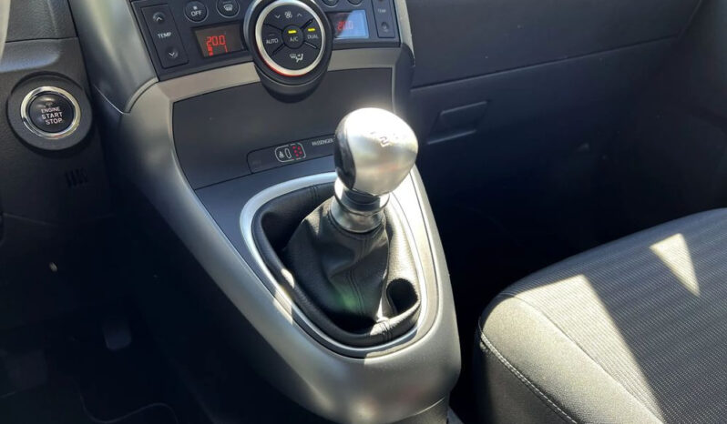 TOYOTA Verso | FWD (przód) | Manualna | 147 KM | Szary full