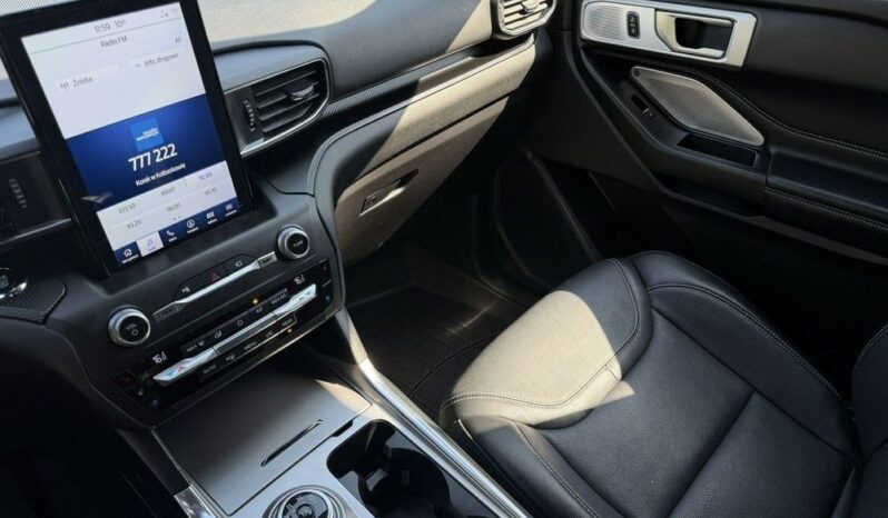 FORD Explorer  | 4×4 (doł. automatycznie) | Automatyczna | 401 KM | Czarny full