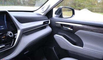 TOYOTA Highlander | 4×4 (doł. automatycznie) | Automatyczna | 248 KM | Czarny full