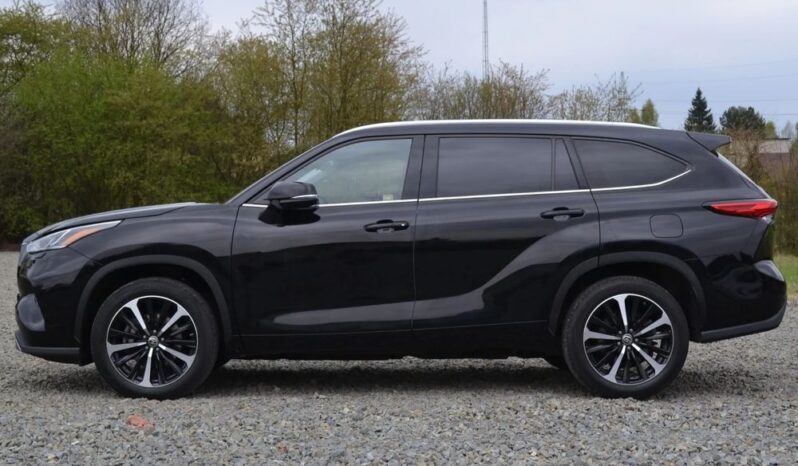 TOYOTA Highlander | 4×4 (doł. automatycznie) | Automatyczna | 248 KM | Czarny full