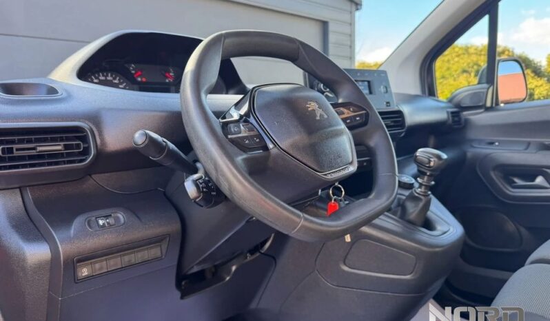 PEUGEOT Partner  | 4×4 (doł. ręcznie) | Manualna | 131 KM | Czerwony full