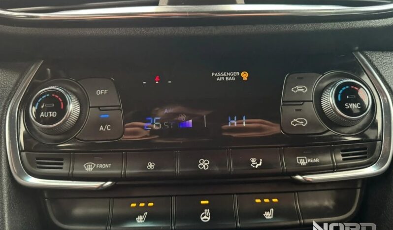 HYUNDAI Santa Fe | 4×4 (doł. automatycznie) | Automatyczna | 185 KM | Biały full