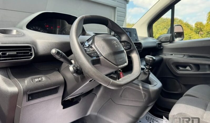 PEUGEOT Partner  | 4×4 (doł. ręcznie) | Manualna | 131 KM | Czerwony full