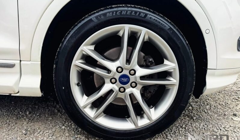 FORD Kuga  | 4×4 (stały) | Automatyczna | 150 KM | Biały full