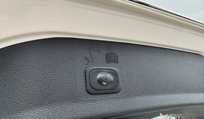 FORD Kuga  | 4×4 (stały) | Automatyczna | 150 KM | Biały full