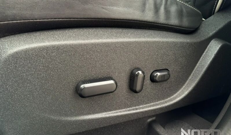 FORD Kuga  | 4×4 (stały) | Automatyczna | 150 KM | Biały full