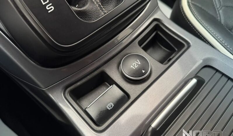 FORD Kuga  | 4×4 (stały) | Automatyczna | 150 KM | Biały full