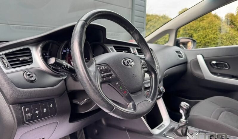 KIA Ceed  | FWD (przód) | Manualna | 110 KM | Czarny full