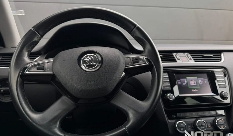 SKODA Octavia  | 4×4 (stały) | Manualna | 150 KM | Srebrny full