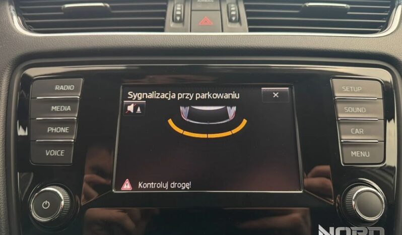 SKODA Octavia  | 4×4 (stały) | Manualna | 150 KM | Srebrny full