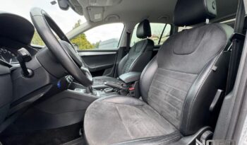 SKODA Octavia  | 4×4 (stały) | Manualna | 150 KM | Srebrny full