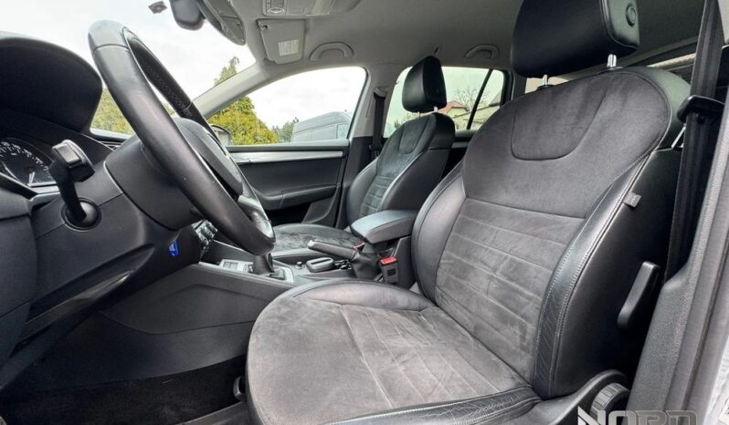 SKODA Octavia  | 4×4 (stały) | Manualna | 150 KM | Srebrny full