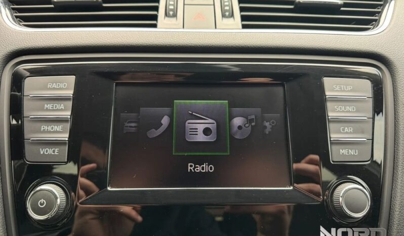 SKODA Octavia  | 4×4 (stały) | Manualna | 150 KM | Srebrny full