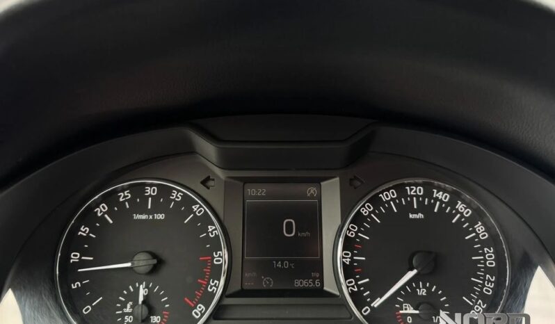 SKODA Octavia  | 4×4 (stały) | Manualna | 150 KM | Srebrny full