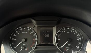 SKODA Octavia  | 4×4 (stały) | Manualna | 150 KM | Srebrny full