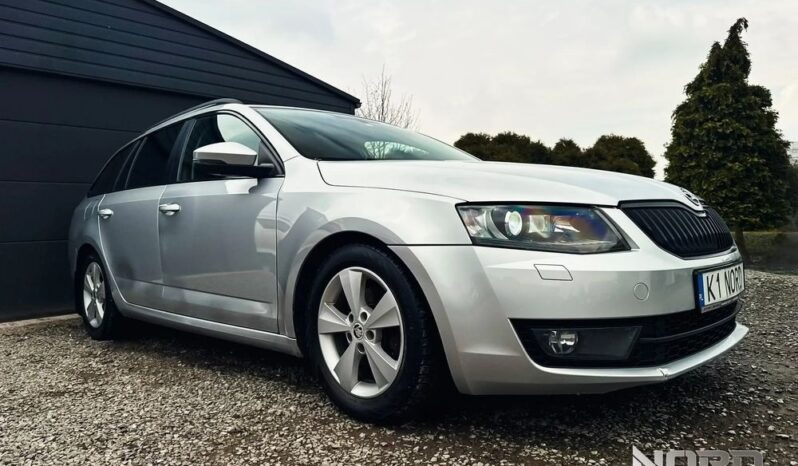 SKODA Octavia  | 4×4 (stały) | Manualna | 150 KM | Srebrny full