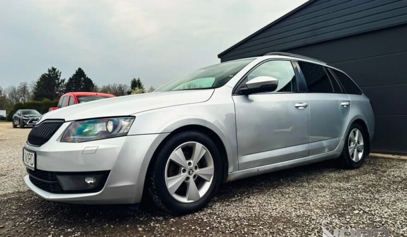 SKODA Octavia  | 4×4 (stały) | Manualna | 150 KM | Srebrny full