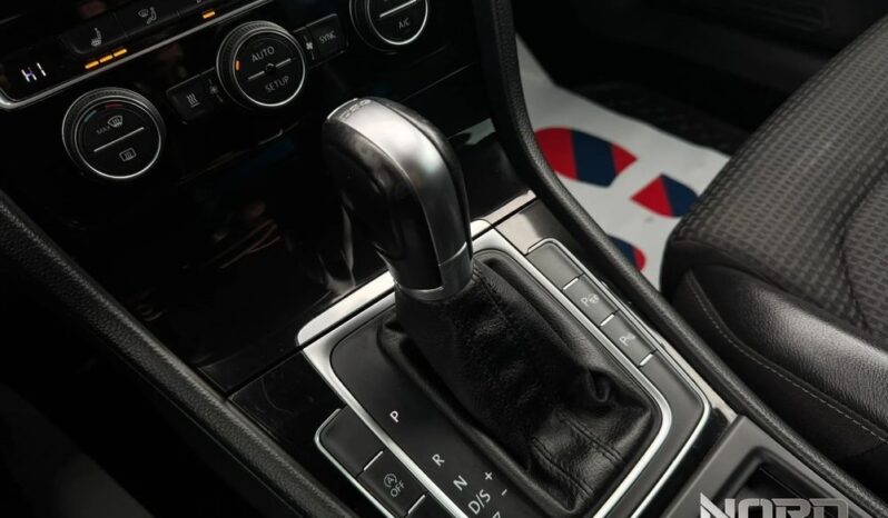 VOLKSWAGEN Golf  | FWD (przód) | Automatyczna | 140 KM | Czarny full