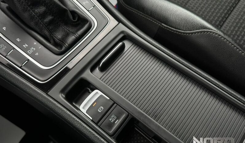 VOLKSWAGEN Golf  | FWD (przód) | Automatyczna | 140 KM | Czarny full