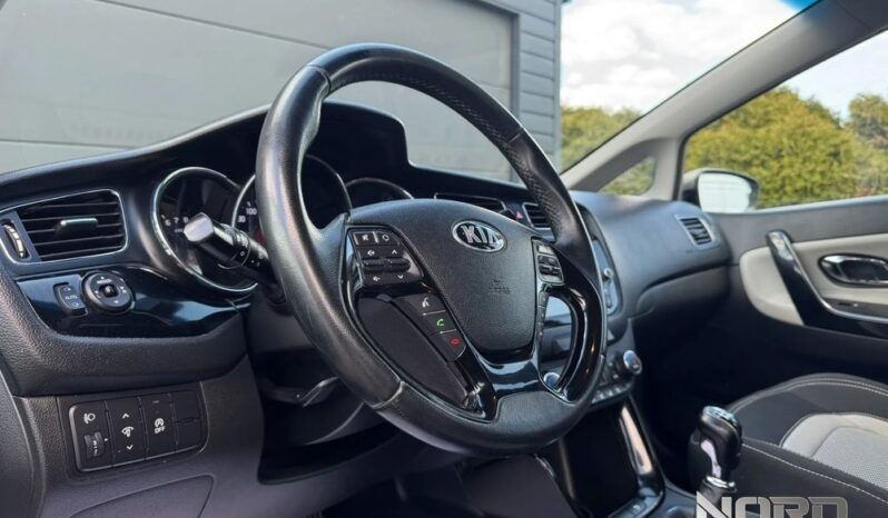 KIA Ceed  | FWD (przód) | Manualna | 135 KM | Beżowy full