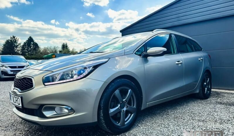 KIA Ceed  | FWD (przód) | Manualna | 135 KM | Beżowy full