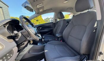 KIA Rio  | FWD (przód) | Manualna | 85 KM | Srebrny full