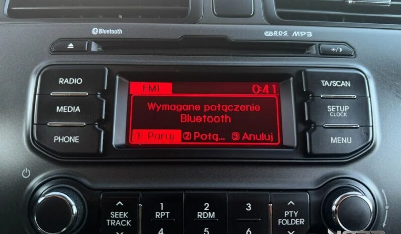 KIA Rio  | FWD (przód) | Manualna | 85 KM | Srebrny full