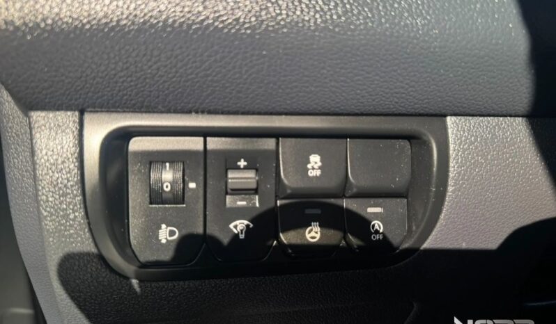 KIA Rio  | FWD (przód) | Manualna | 85 KM | Srebrny full