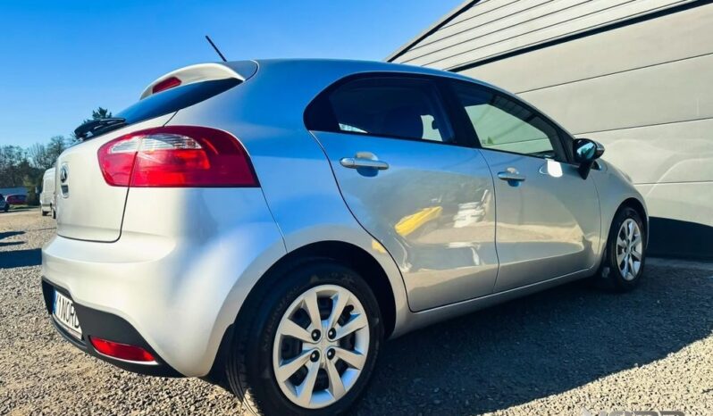 KIA Rio  | FWD (przód) | Manualna | 85 KM | Srebrny full