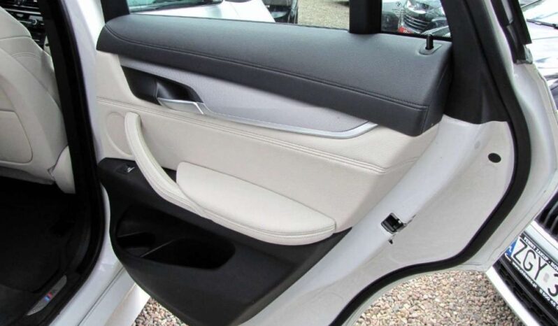 BMW X6 M | 4×4 (doł. automatycznie) | Automatyczna | 313 KM | Biały full