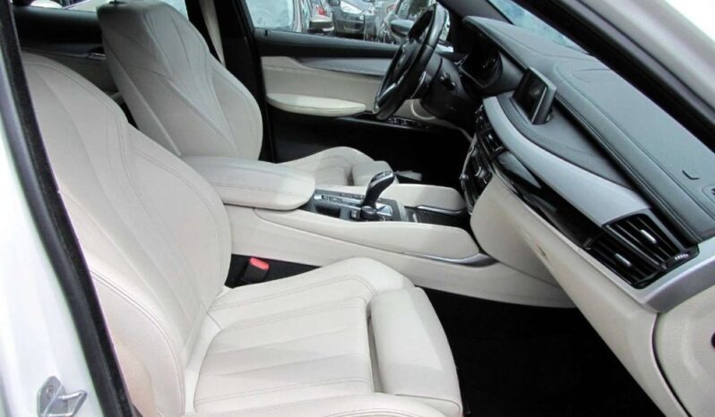BMW X6 M | 4×4 (doł. automatycznie) | Automatyczna | 313 KM | Biały full