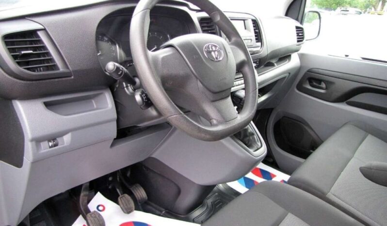 TOYOTA ProAce | FWD (przód) | Manualna | 120 KM | Srebrny full