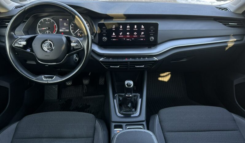 SKODA Octavia  | przedni | Manualna | 110 KM | Niebieski full