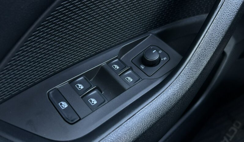 SKODA Octavia  | przedni | Manualna | 110 KM | Niebieski full