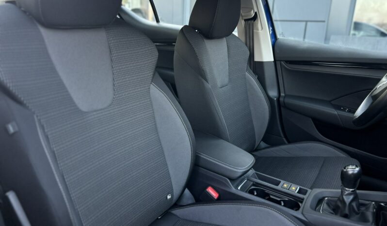 SKODA Octavia  | przedni | Manualna | 110 KM | Niebieski full