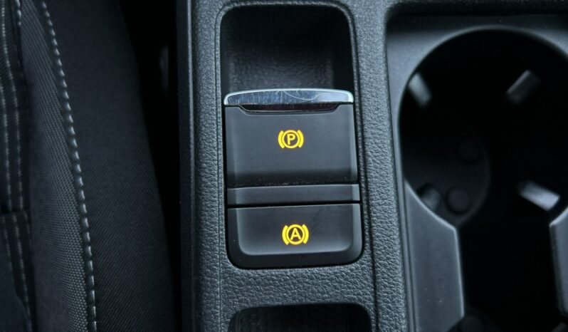 SKODA Octavia  | przedni | Manualna | 110 KM | Niebieski full