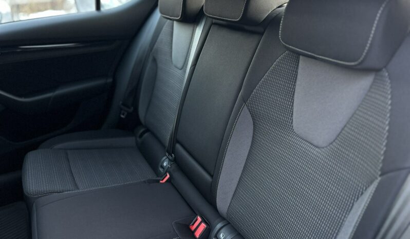 SKODA Octavia  | przedni | Manualna | 110 KM | Niebieski full