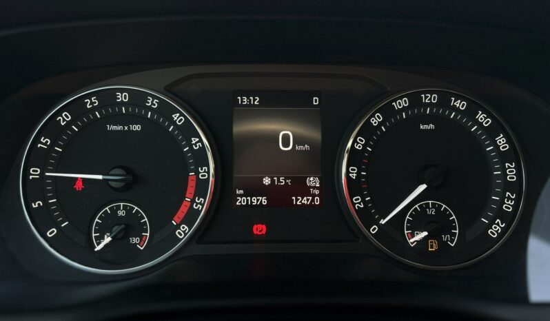 SKODA Octavia  | przedni | Automatyczna | 150 KM | Czarny full