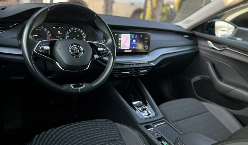 SKODA Octavia  | przedni | Automatyczna | 150 KM | Czarny full