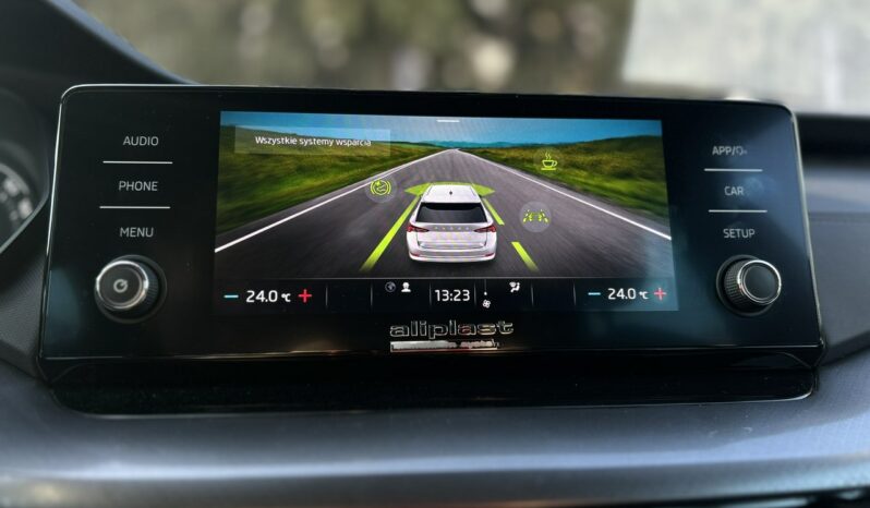 SKODA Octavia  | przedni | Automatyczna | 150 KM | Czarny full