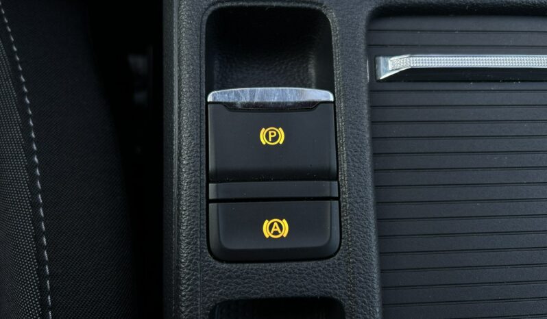 SKODA Octavia  | przedni | Automatyczna | 150 KM | Czarny full