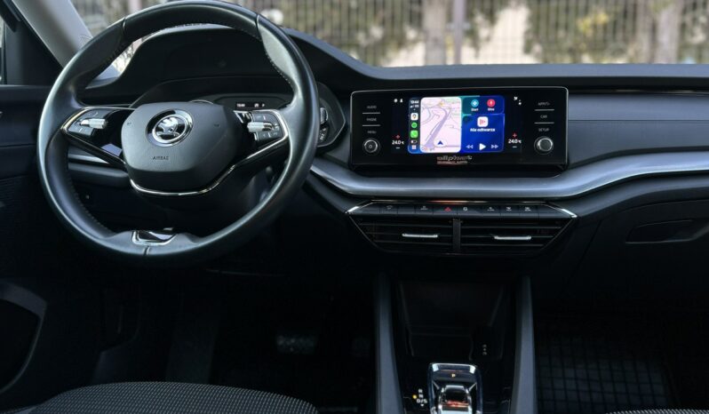 SKODA Octavia  | przedni | Automatyczna | 150 KM | Czarny full