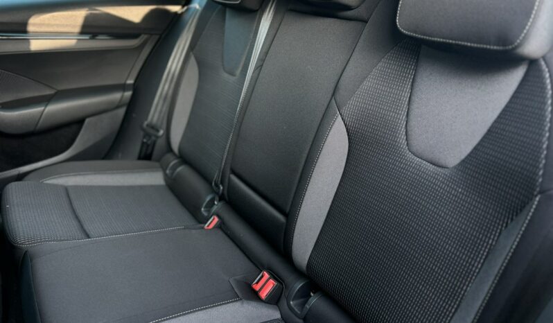 SKODA Octavia  | przedni | Automatyczna | 150 KM | Czarny full